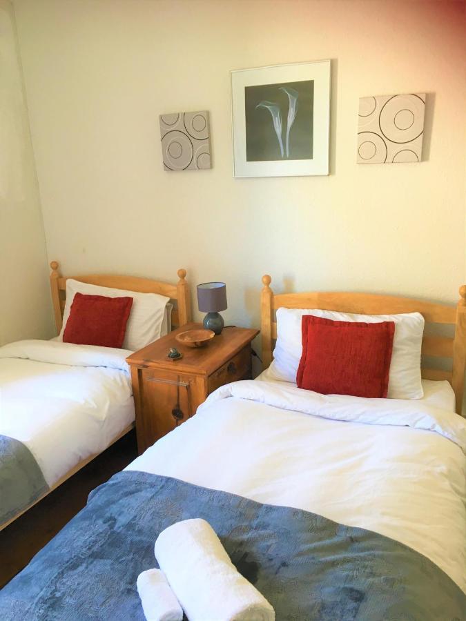 Heddfan Bed & Breakfast Llanboidy Bagian luar foto